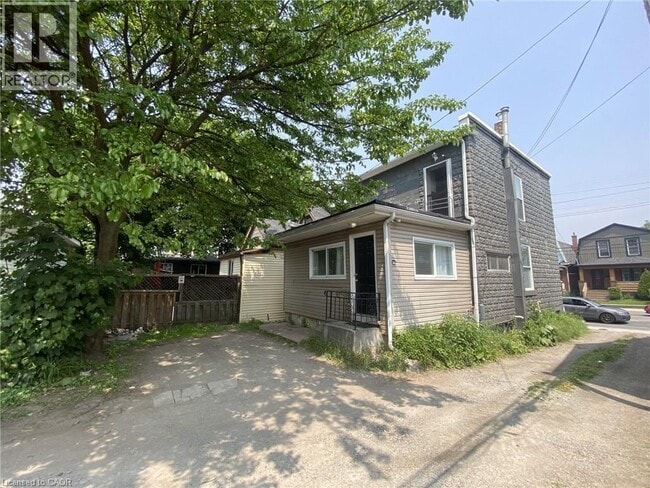 Photo - 1164 Cannon St E