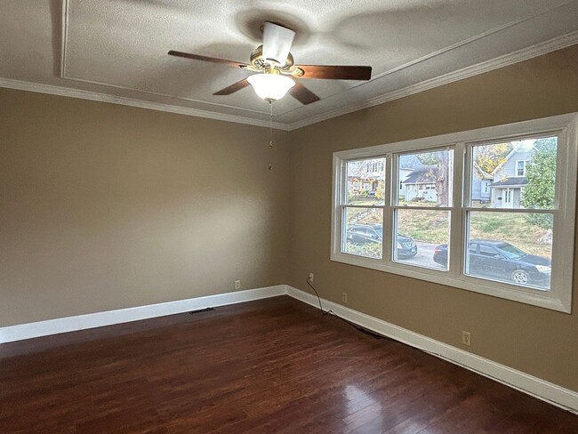 Photo - 3 bedroom 1 bath home in Moline