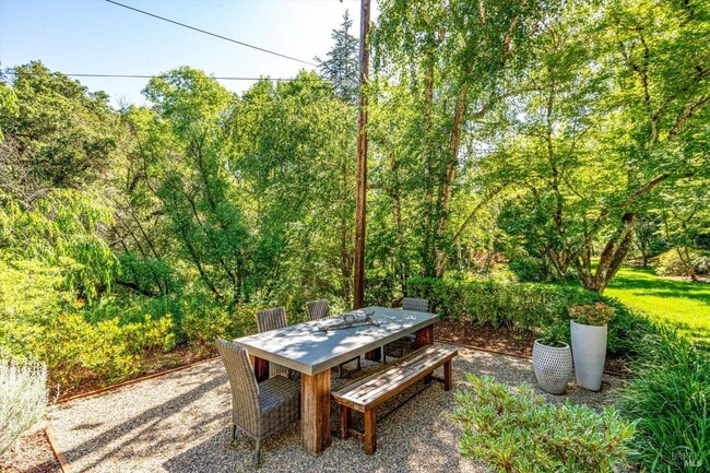 Photo - 850 Conn Valley Rd