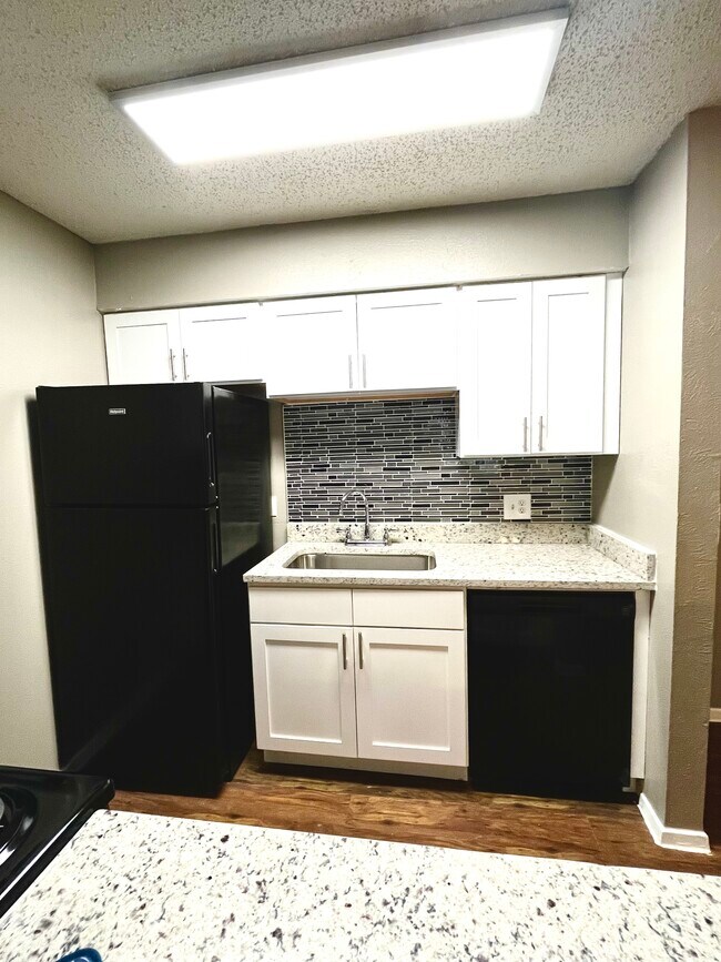 Ashleye Village Apartments Lake Dallas, TX