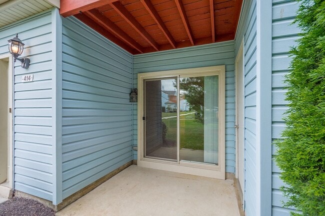 Photo - 413 Atlanta Court Unit 413