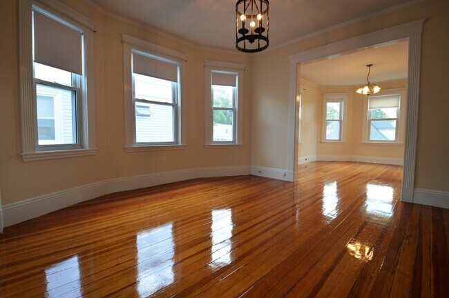 Building Photo - 39 Montfern Ave Unit 3 Rental