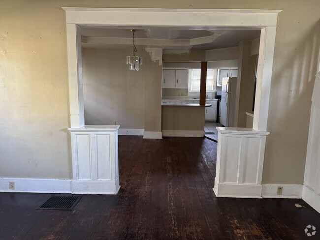 Building Photo - 812 Archer Ave Rental