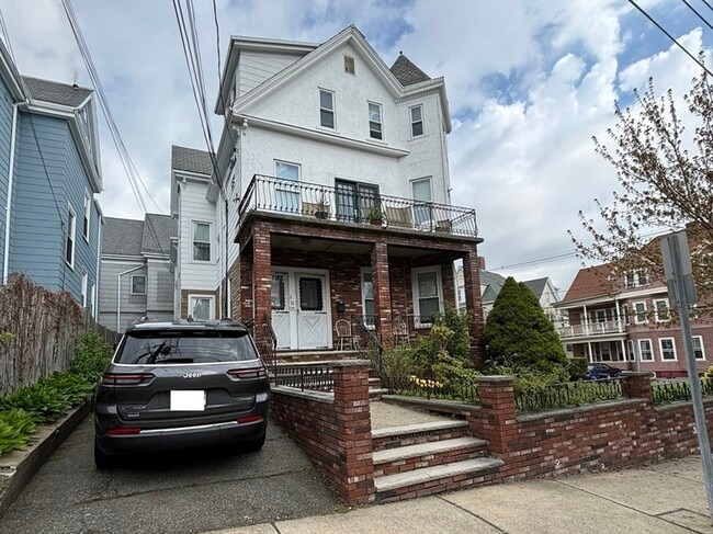 Building Photo - 11 Prospect Hill Ave Unit 3