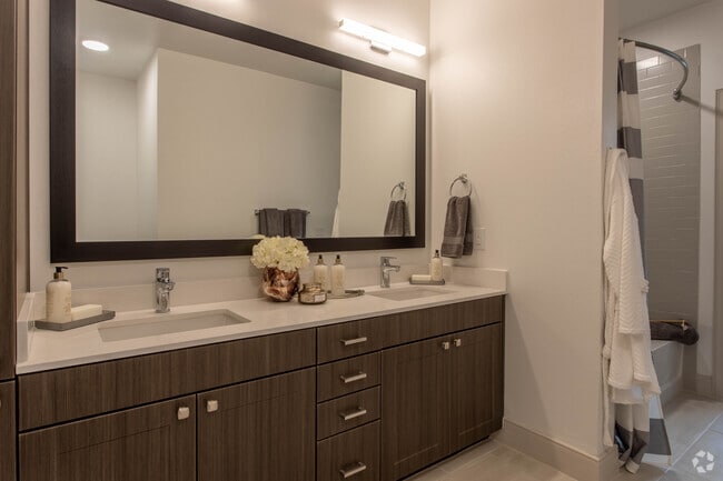 2 BR, 2 BA - 1091 SF