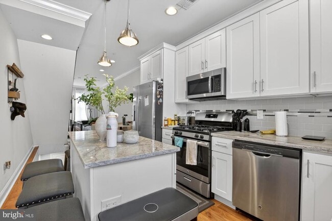 Photo - 2216 Almond St