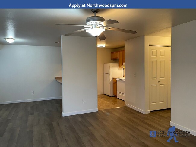 Very Nice 2 Bedroom 2 Bath Upstairs Apartm... - Very Nice 2 Bedroom 2 Bath Upstairs Apartm... House