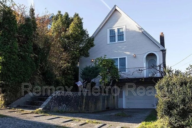 Building Photo - 6220 S Perry St Rental