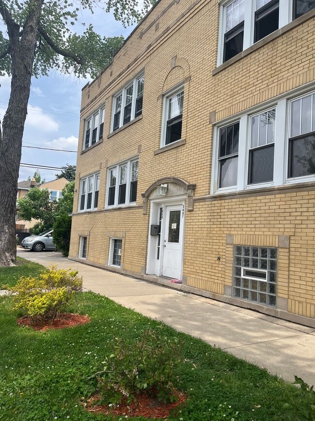 Photo - 2609 N Lavergne Ave Apartment Unit 2