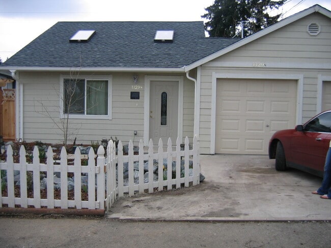 Building Photo - 1129 1/2 West 16th St., Port Angeles, WA 98362