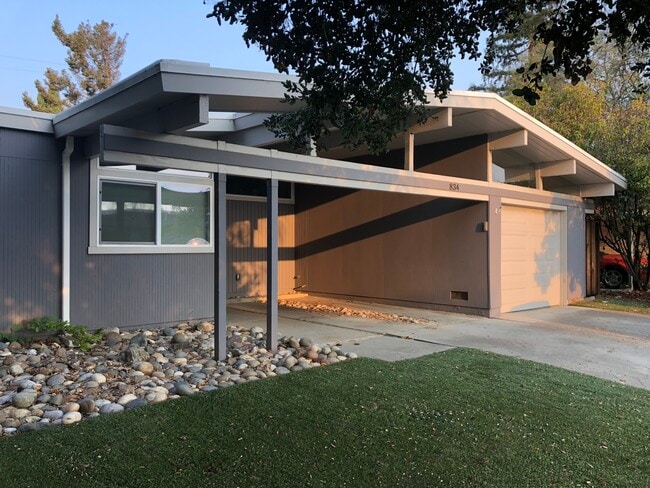 Photo - 834 Miller Ave