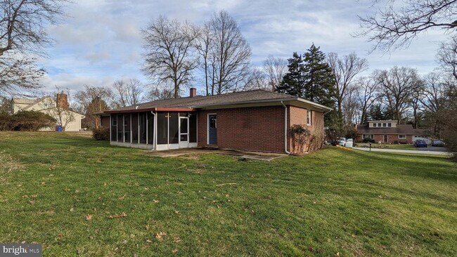 Photo - 6606 Belleview Dr