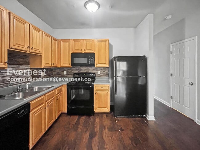 Photo - 585 McWilliams Rd SE