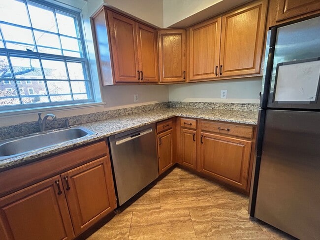 Photo - Updated 1BR in Inconic McLean Gardens Available mid-February!