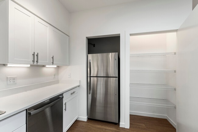 1BR, 1BA - 774SF - Kitchen/Pantry - Green Door Flats
