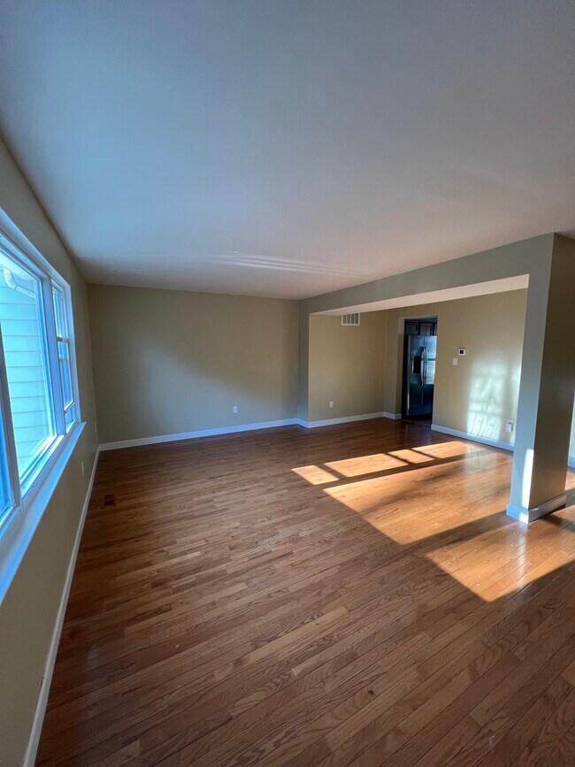 Photo - 17 Gallorette Ct