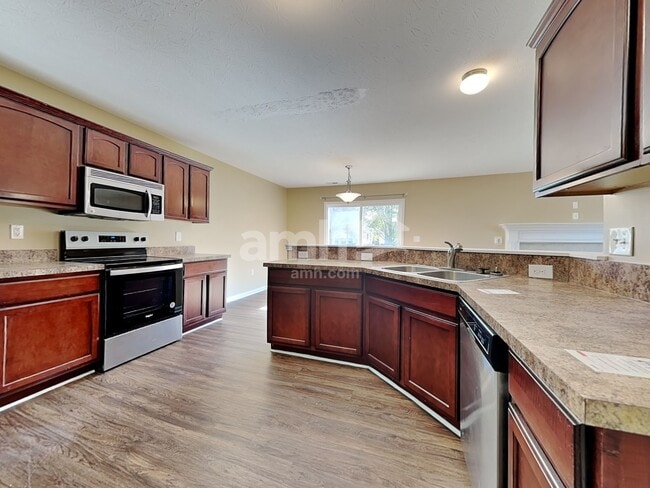 Photo - 244 Hennepin Dr