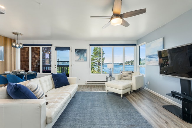 Photo - 3302 Lake Washington Blvd N