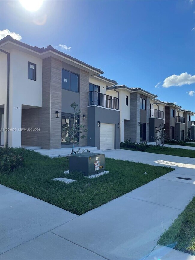 Photo - 238 NW 11th Ct