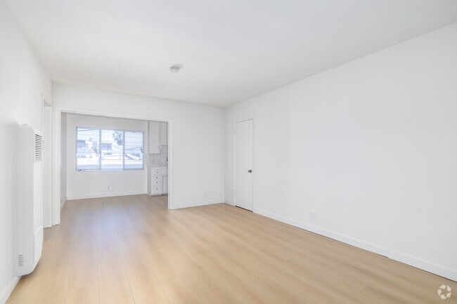 Studio - 700SF - Living Room - Sunset West
