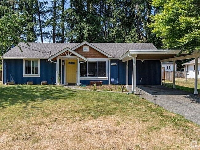 Building Photo - Tastefully Updated 3bd 1 bath home with la...