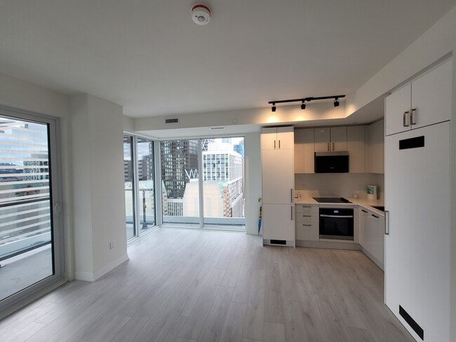 Building Photo - 280 Dundas St W Unit 1505