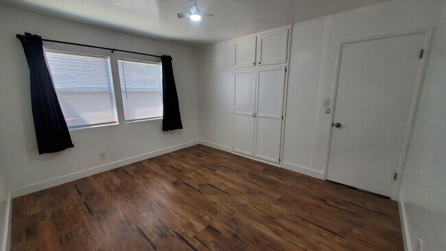 Photo - 15401 Roxford St