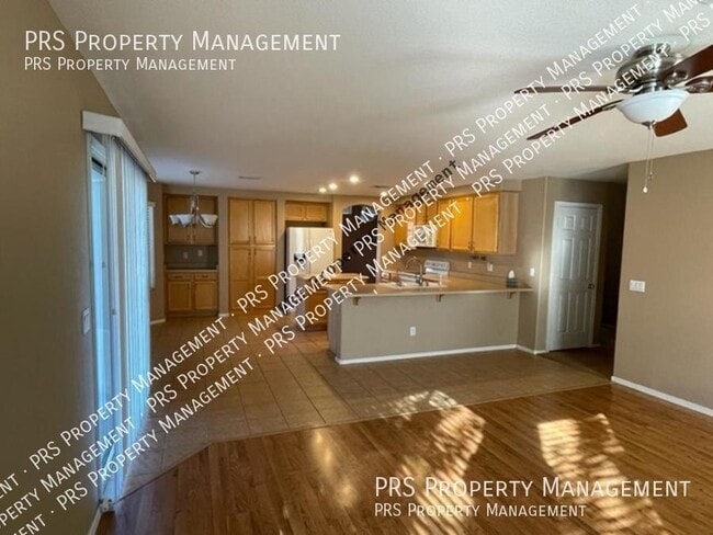 Photo - 1053 W Bruce Ave