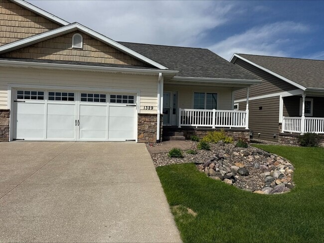 Building Photo - Onalaska Home in 55+ Community