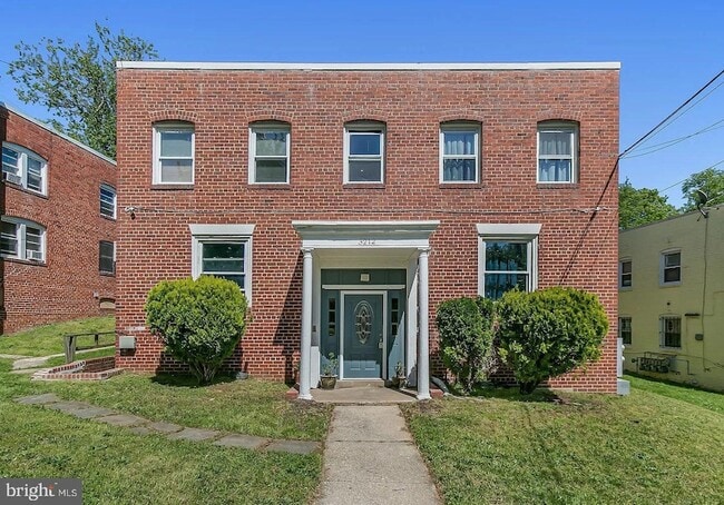 Building Photo - 3212 28th St SE Unit B