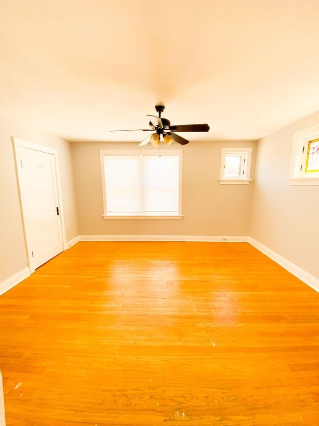 Photo - Spacious 2 bed/1 bath Apartment Just South of Cherokee!