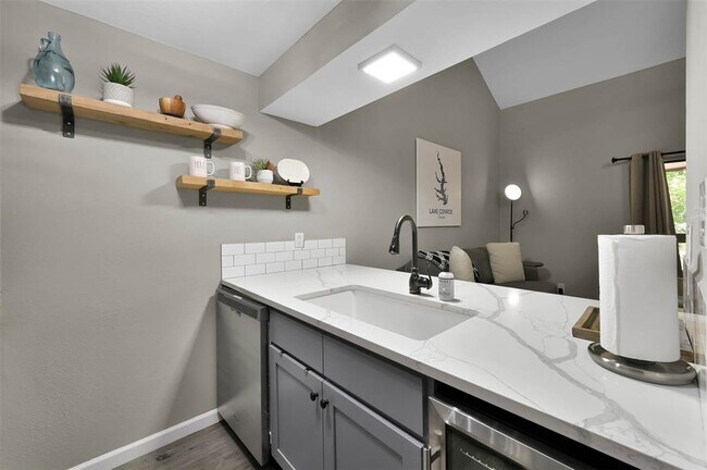 Photo - 3900 Aspen Dr Unidad C203