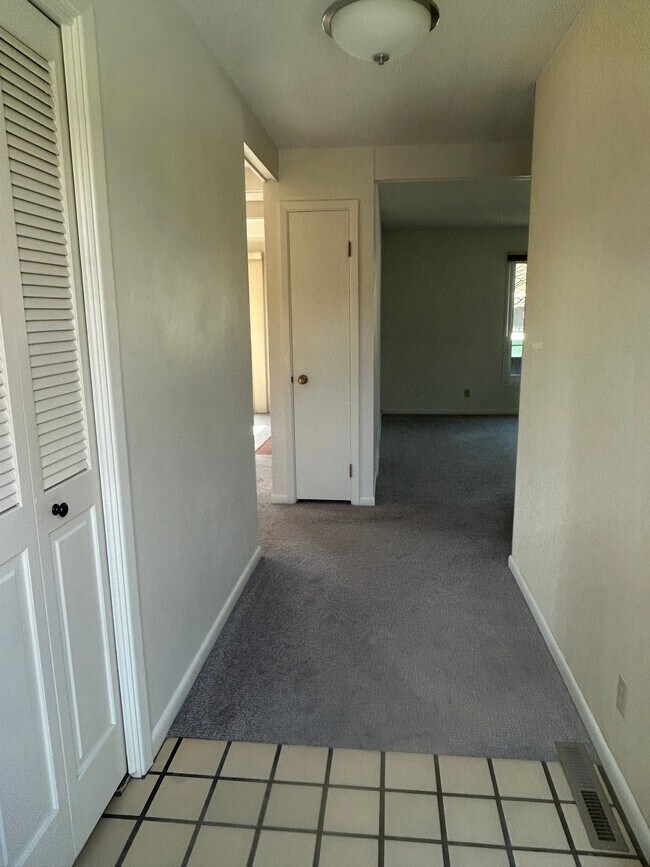 Photo - 2707 13th St W Unidad 4