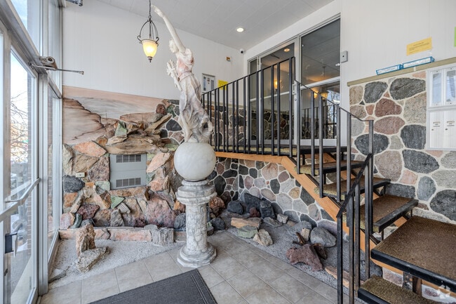 Lobby - Hartwell Place Apartments