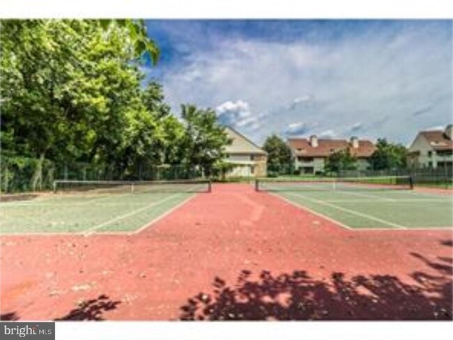 Photo - 296 Tavistock Rd