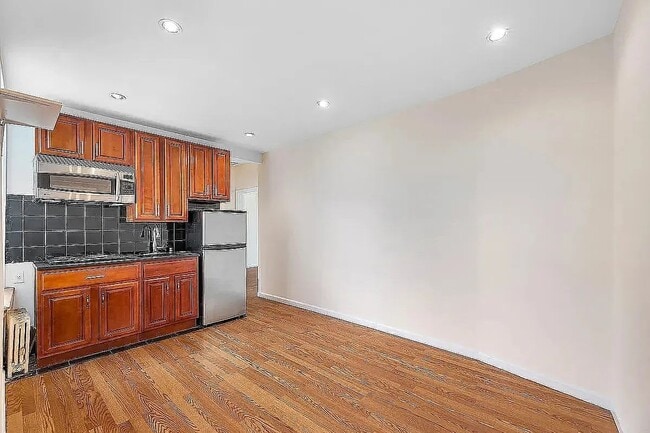 Photo - 619 E 5th St Unit 9