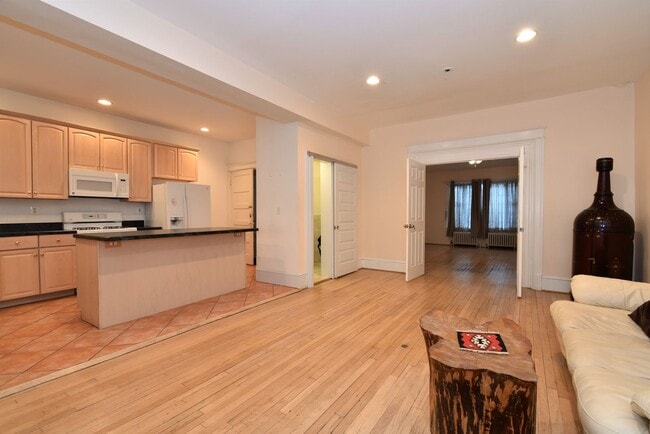 Building Photo - 2729 Connecticut Ave NW Unit 2729 Connecticut  1