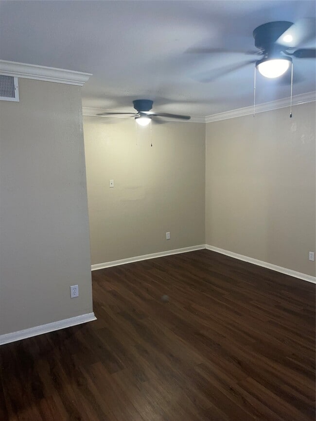 Building Photo - 4710 Airport Blvd Unit 206