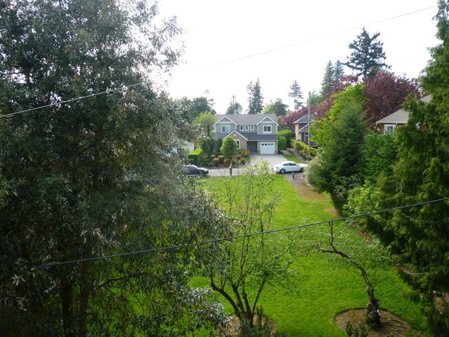 Building Photo - 511 100th Ave NE