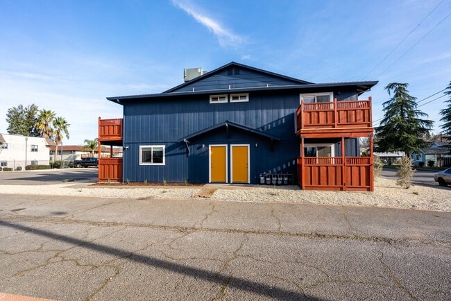 Building Photo - 2647 Alamo Dr Unit 01