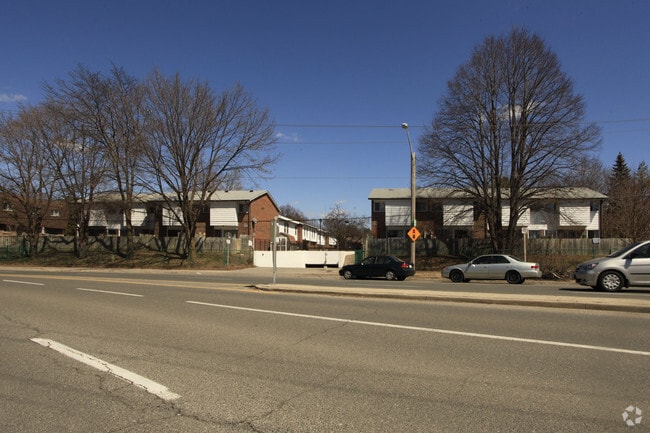 Building Photo - 85 Henderson Avenue Townhomes