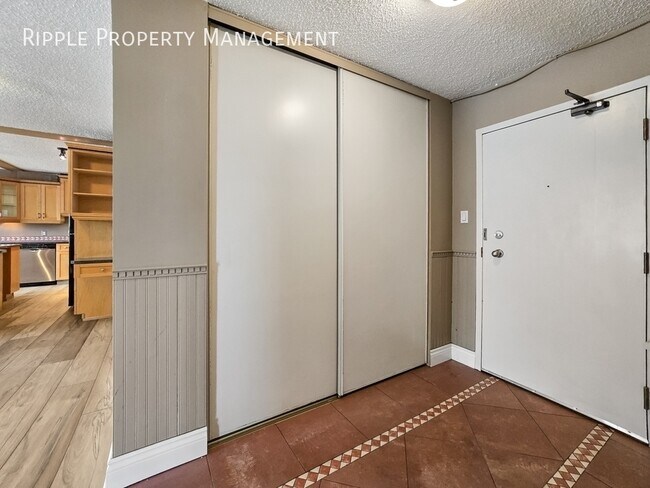 Photo - SPACIOUS 1 BED + DEN, 1 BATH CONDO | STUNNING CITY VIEWS | BELTLINE Unité 804