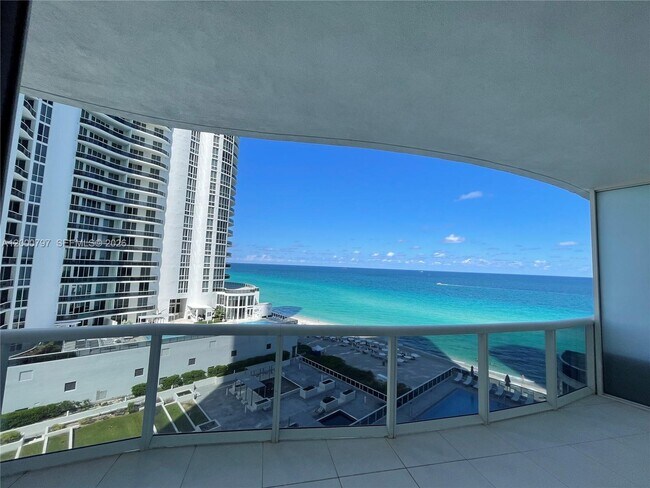 Building Photo - 15811 Collins Ave Unit 803