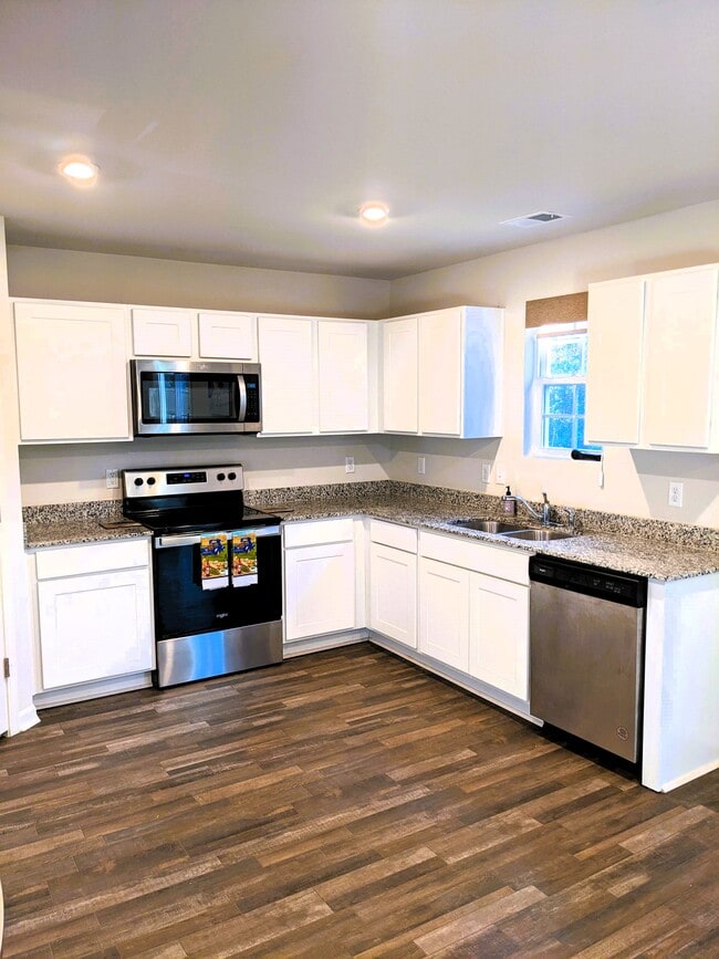 Photo - 768 Pantego Blvd SE