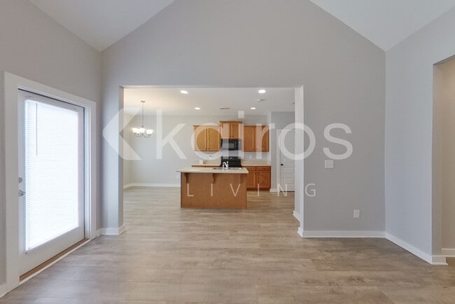 Photo - 8005 Shadesbrook Dr
