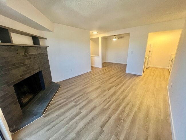 Photo - **$500 Move in Special**  Updated Spacious 1 bed/1 bath in Aurora Unit B9