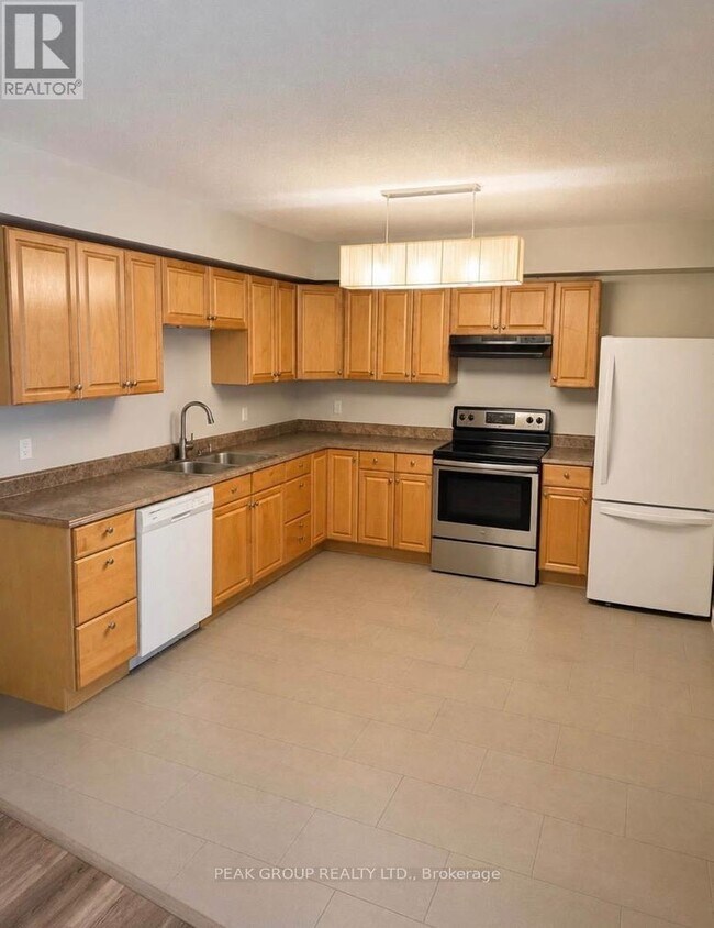 Photo - 10 Carnegie Ln