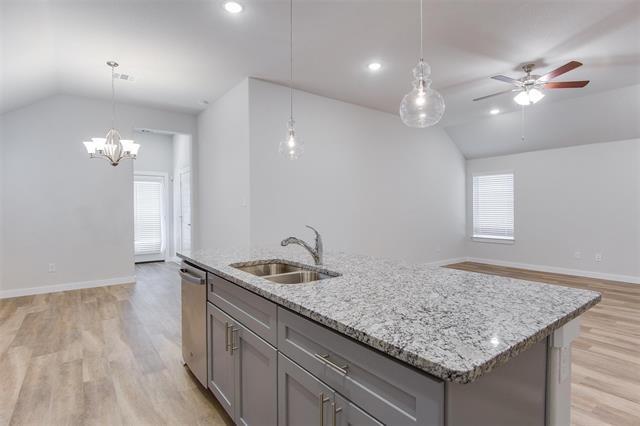 1716 Everitt Trail