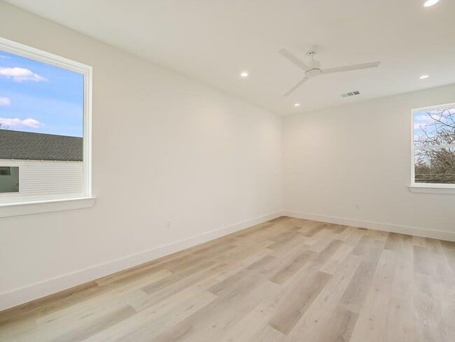 Photo - 7006 Bennett Ave