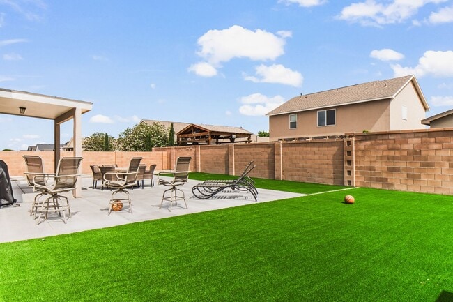 Photo - Fully Furnished 4 Bedroom, 2.5 Bathroom Home – Ideal for Traveling Professionals & Extended Stay ...